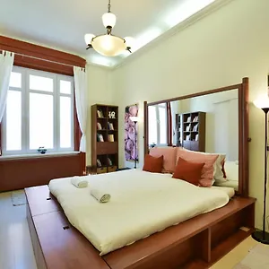  Apartamento Ultra At Synagogue